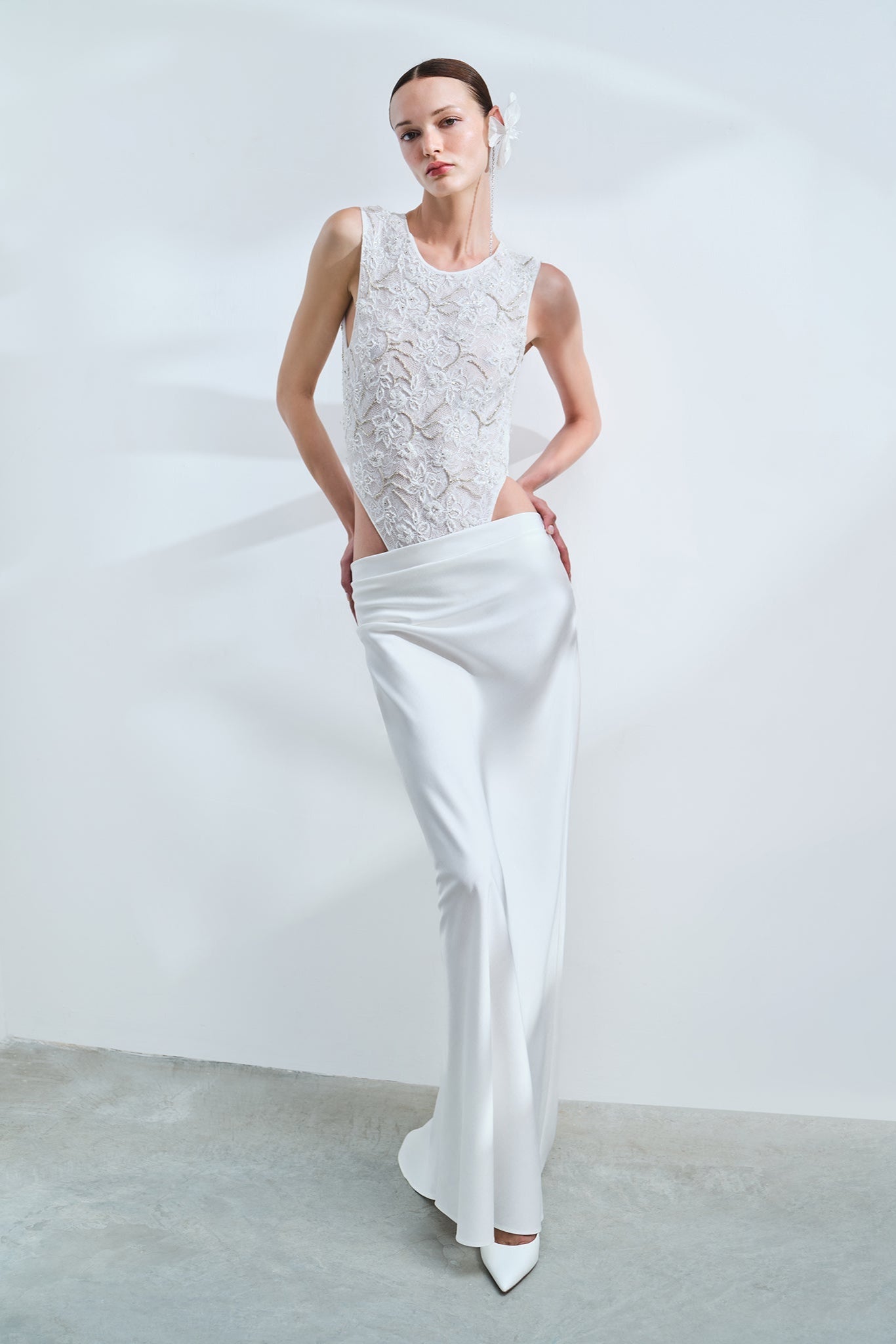 Nia - Backless Maxi Dress with Hand-Embroidered Lace Bodice