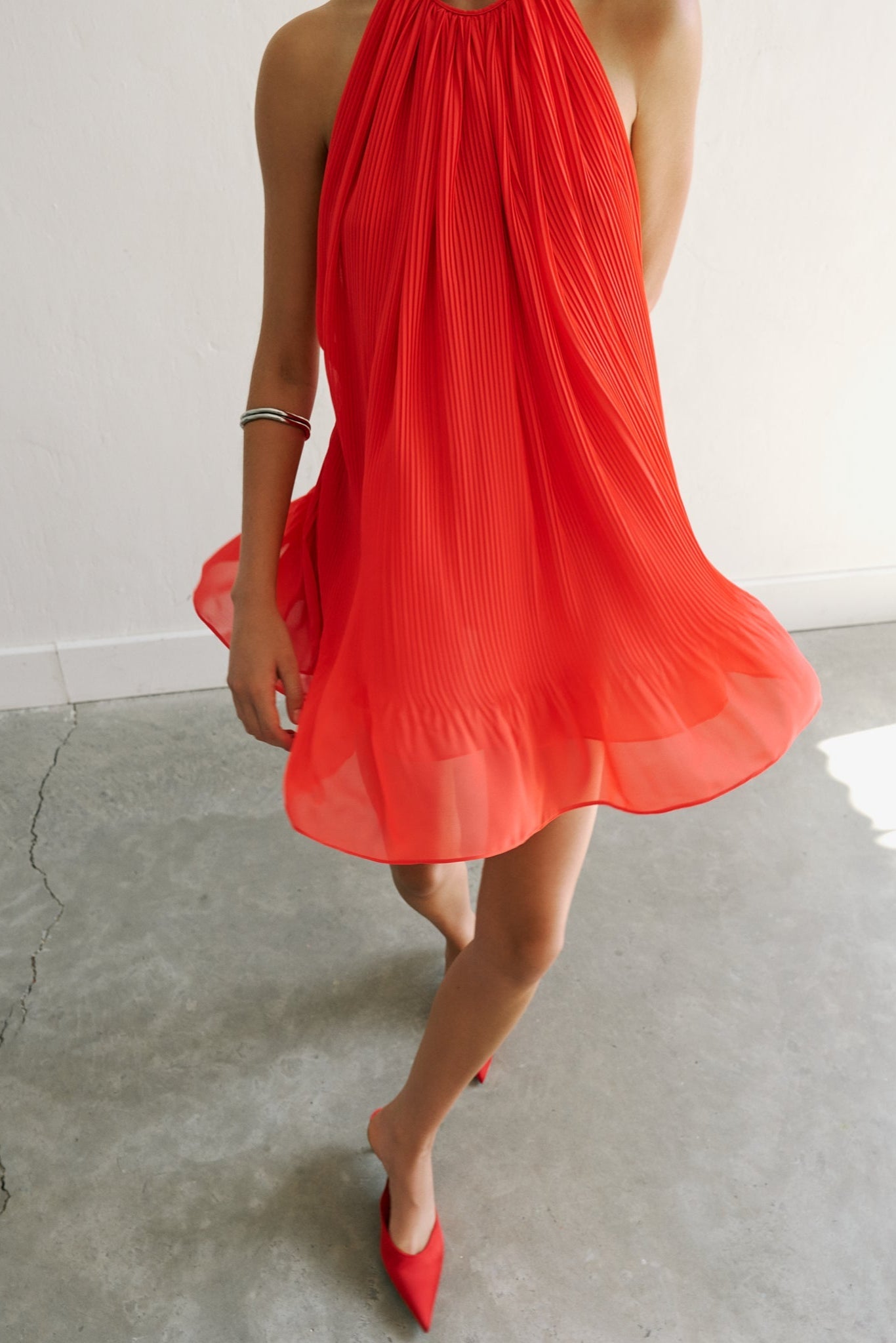 Mei - Backless Pleated Chiffon Mini Dress